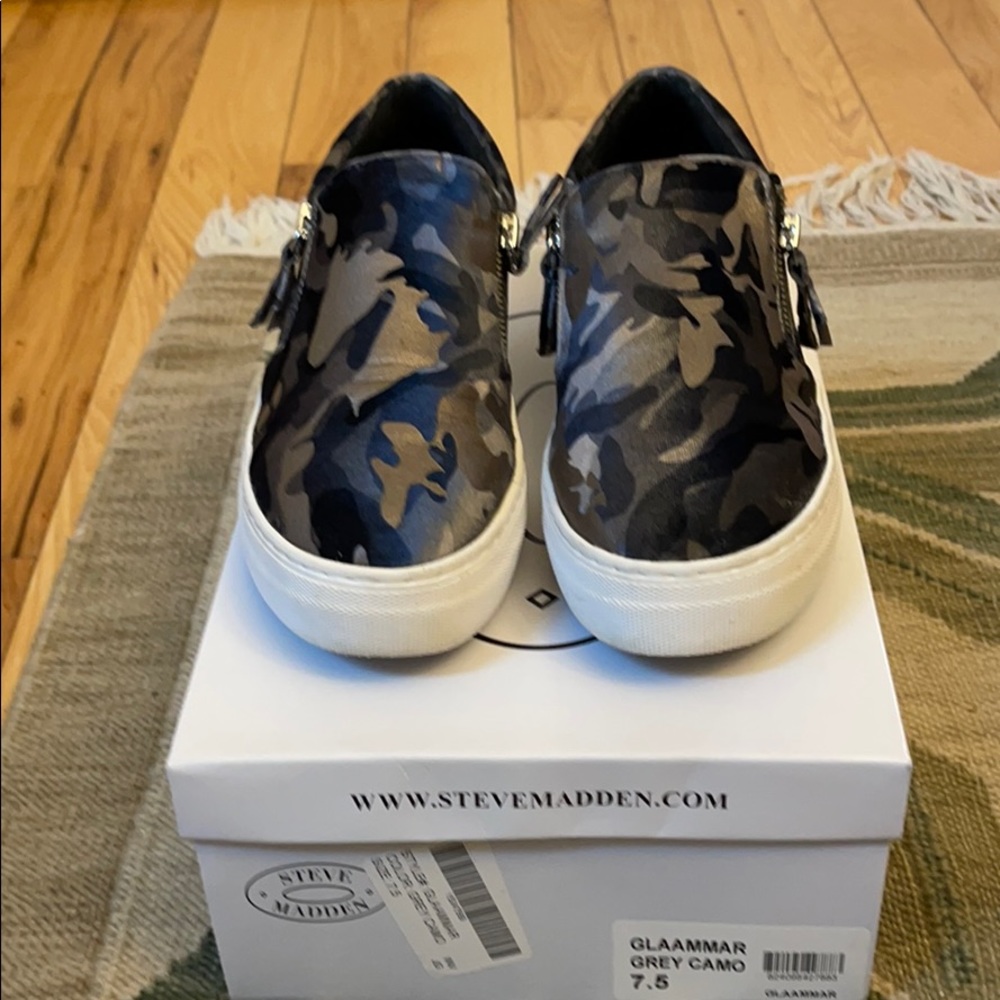 Steve Madden Glaammar Grey Camo Sneakers